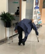 曾庆森副院长成功帮助小瞳孔且患强直